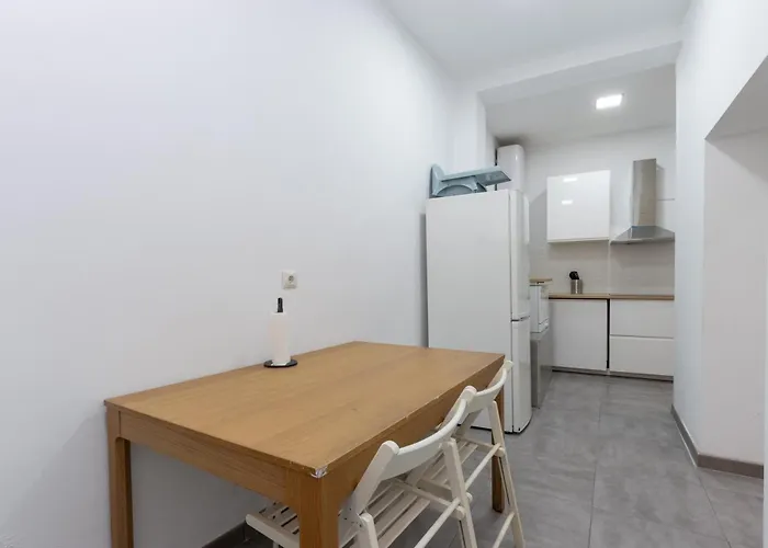 Perfect For Groups And Families, Suitable For Six In Μπιλμπάο