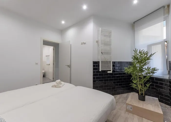 Perfect For Groups And Families, Suitable For Six In Apartman Bilbao