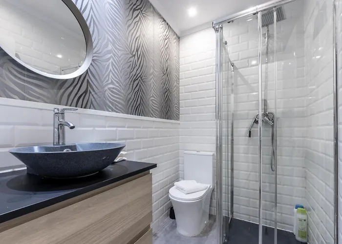 Perfect For Groups And Families, Suitable For Six In Bilbao